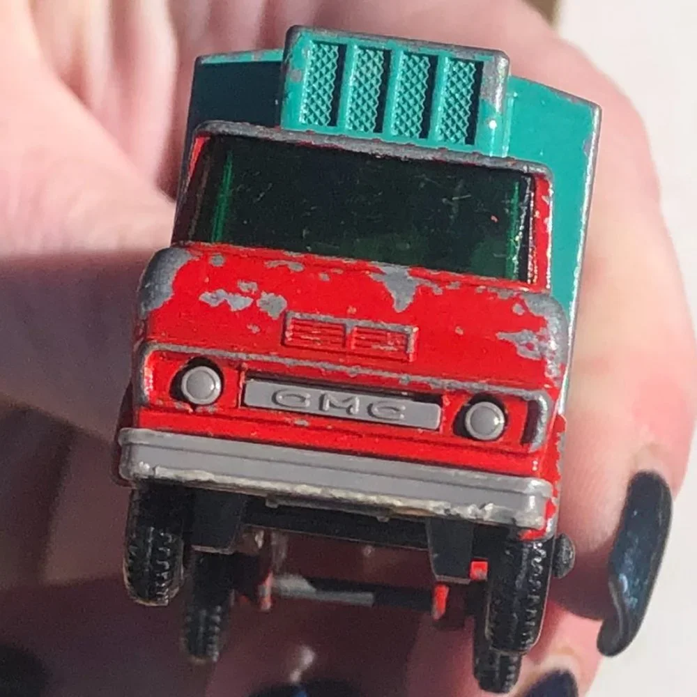 ❤️VINTAGE MATCHBOX Lesney Vintage Green and Red GMC Truck moderate wear 💚
